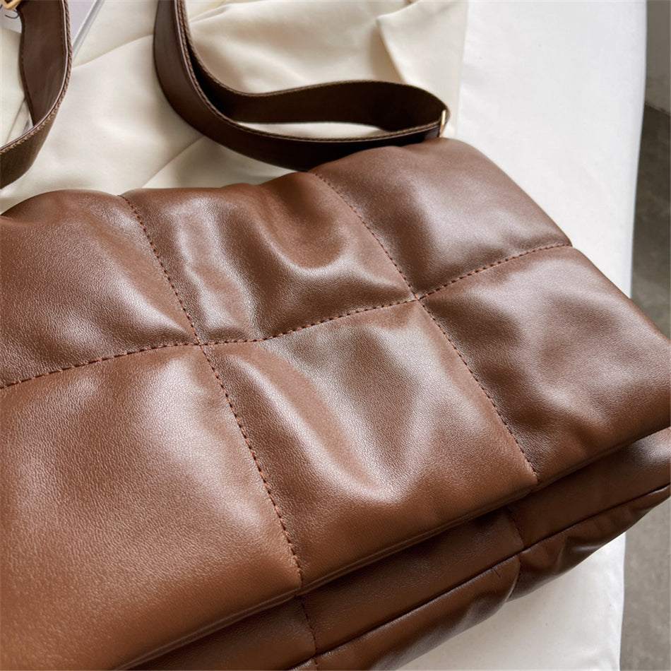 Bolsa Tiracolo Maxi Matelassê Bott