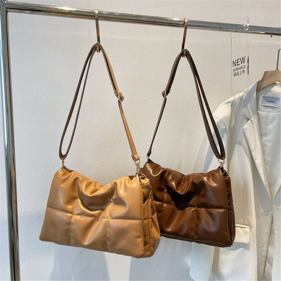 Bolsa Tiracolo Maxi Matelassê Bott